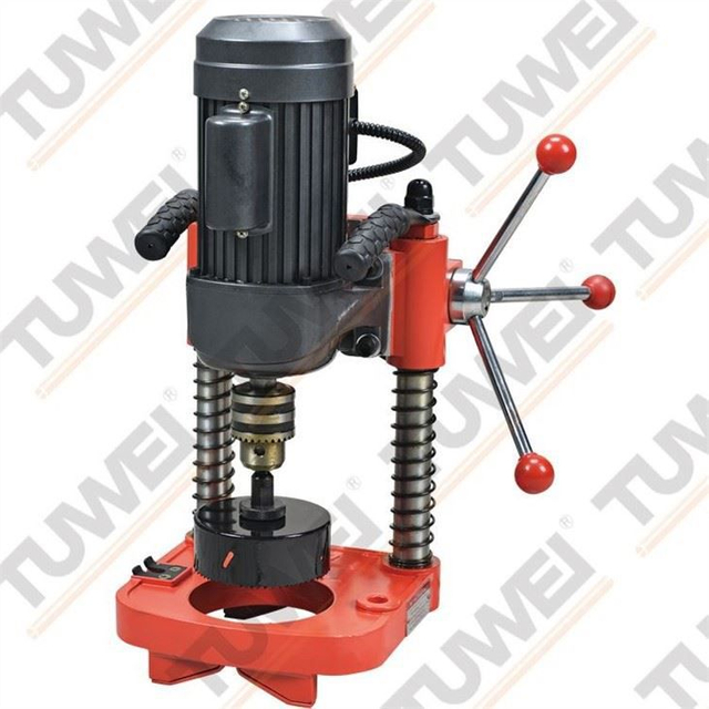 آلة قطع الثقب المحمولة